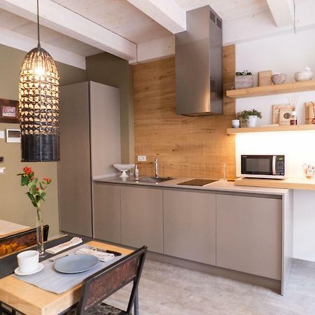 B&B Dei Poeti Чивитанова Марке Екстериор снимка